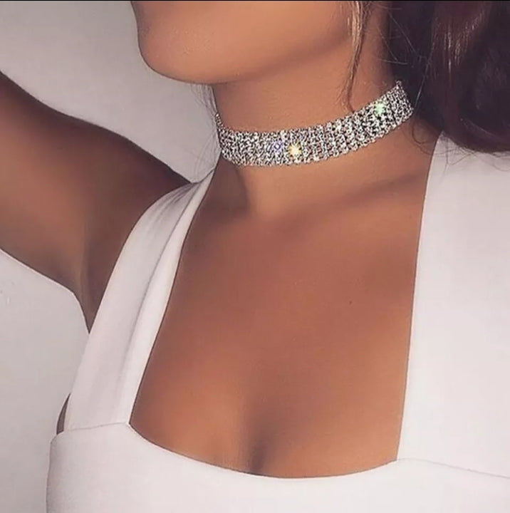 Choker Necklace with an Inlay of Rhinestones in the Collar